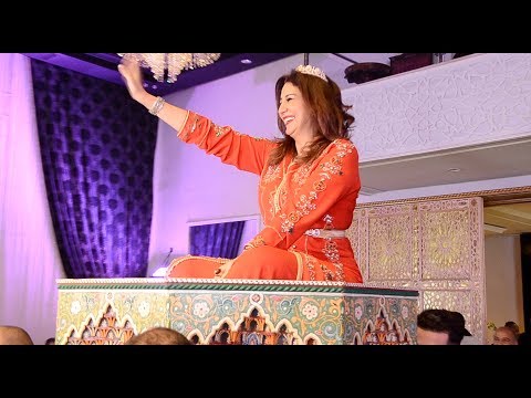 وفاء عامر فوق العمارية على إيقاعات أغنية ألف هنية وهنية يا لالة