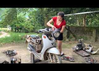 The CUXI Motorcycle Powered By Batteries Has Been 100 Restored By This Talented Young Woman