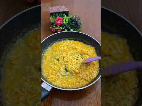 مريم عرفت تقنعني اعمل ترند الاندومي بالشتوس بس رأيي كان صدمة مريم عرفت تقنعني اعمل ترند الاندومي بالشتوس بس رأيي كان صدمة