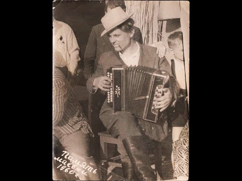 А в садочке при долине Поют Алевтина Токарева и Андрей Гольский