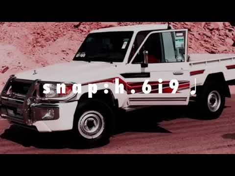 شيله عـود صغير مدلي يدك باشوف حناك بطيئ