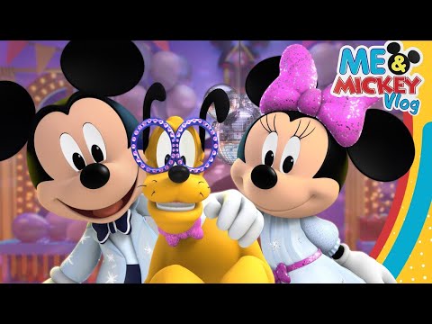 New Year S Eve With Mickey And Minnie Me Mickey Vlog 87 Disneyjr