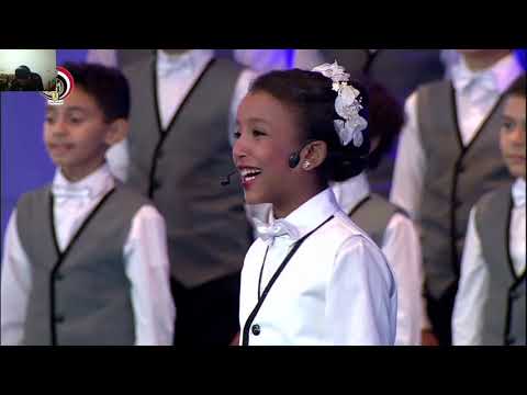 ياحببتي يامصر طفلة تغني امام السيسي