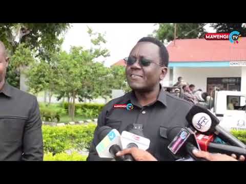 MAPYA YAIBUKA MKUU WA MKOA AAGIZA WANAFUNZI 17 KUKAMATWA BAADA YA KUMPIGA NA KUMNG OA MENO MLINZI