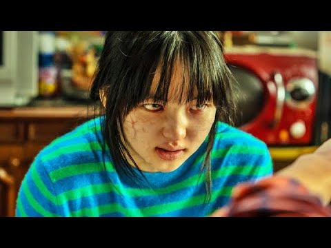 فيروس خطير بيحتل العالم بالقوه وبيحول بنت جميله لزومبي لكن شخص رفض يتخلي عنها ويعلمها تعيش زي البشر فيروس خطير بيحتل العالم بالقوه وبيحول بنت جميله لزومبي لكن شخص رفض يتخلي عنها ويعلمها تعيش زي البشر