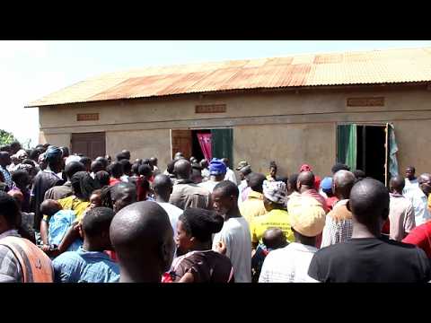 Ein Junger Mann Tötete Seine Mutter Und Vergrub Ihre Leiche Im Haus Weil Er Sich Geweigert Hatte