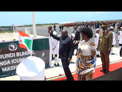 UA Umukuru W Igihugu Evariste Ndayishimiye Uku Niko Yasasiwe I Bitenge Yakigwa I Bujumbura