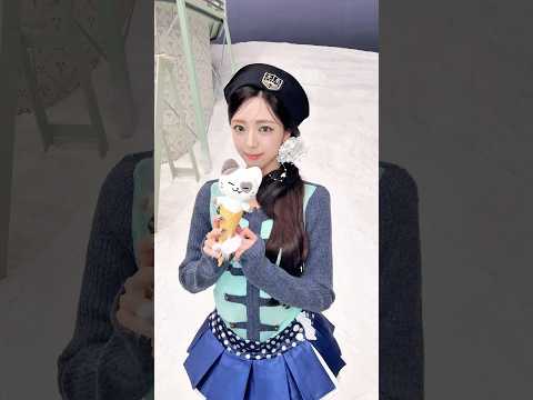 S Ice Cream OOTD With ITZY MIDZY YUNA 유나 YUNA IceCream