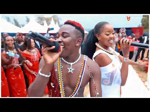 LESHO LESHAO FT DJ QUEEN MENYE NKERA BEST PERFOMANCE AT SAKUDA EMMANUEL WEDDING