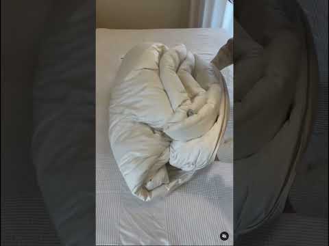 How To Fold A Duvet Cover Folding Hack The Konmari Way Cr Makelifesimpler