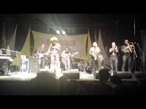 Logilo Supersoul Brothers Feat Glory Lu Thiong Festival Jazz In Marciac2015