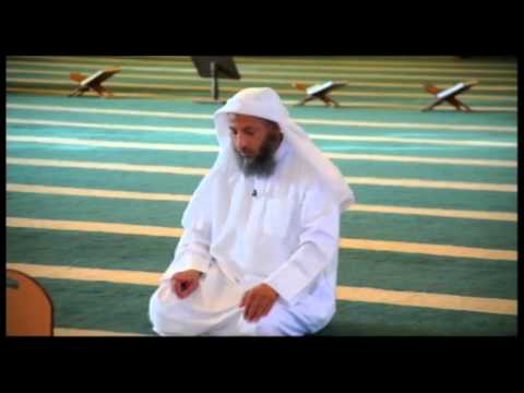 التشهد الأخير مع مراعاة النظر الى السبابة