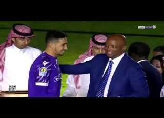 لحضة تتويج إتحاد العاصمة