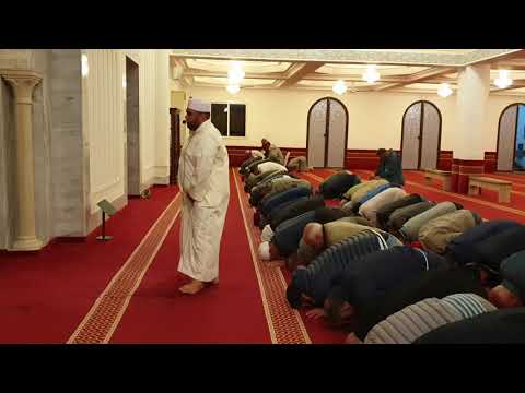 صلاة الفجر من جامع أنس بن مالك شطرانة2 سكرة أريانة تونس 28 08 1440