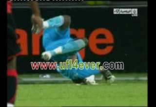 لقطة طريفة من مباراة موزمبيق و بنين ضمن كأس أمم افريقيا