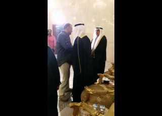 انگشت کردن بزرگان عربستان