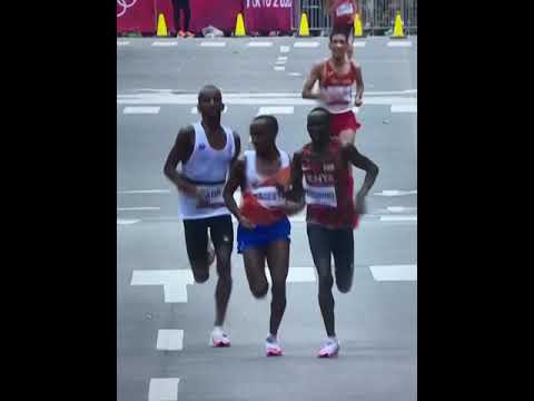 Nageeye Encourages Training Partner Abdi To Win Silver And Bronze In The Tokyo Olympic Marathon