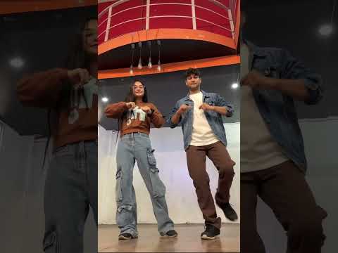 Akela Hai Mr Khiladi Mrs Khiladi Chaiye Dance