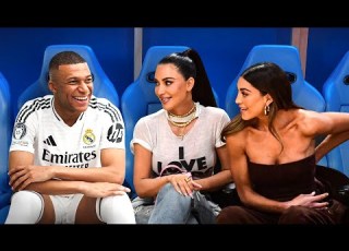When Players Meet Their Fans