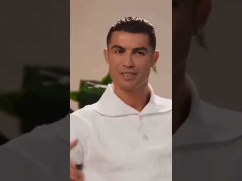 كرستيانو رونالدو يغني كنت ميتا في بحور الأثم