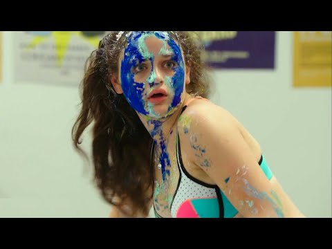 بنت لطيفة بتقع فى حب ولد عصبى وبيضرب أى حد يقرب منها ملخص 1 2 3 Kiss Both