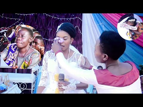 TUKIO LILILOWALIZA WATU SKU YA HARUSI BIBI HARUSI AACHA HISTORIA NDOA YA EZECKIEL NA ANITHA TUKIO LILILOWALIZA WATU SKU YA HARUSI BIBI HARUSI AACHA HISTORIA NDOA YA EZECKIEL NA ANITHA