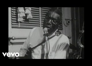 Howlin Wolf Down In The Bottom Live