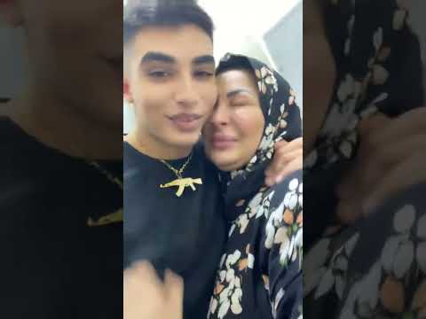 شاهد وردة شارلومانتي تودع أخوها الذي سوف يعيش في إسبانيا لقطة حزينة جدا