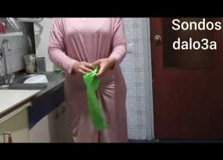  سندس دلوعة في تنظيف التلاجة