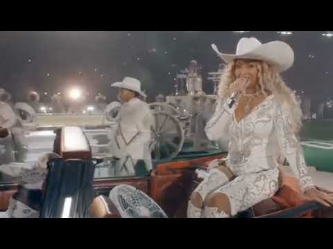 Beyoncé Performs JOLENE At The NFL Half Time Show