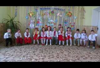 ВСІ МАЛЕНЬКІ ДІТОЧКИ СВЯТО ЦЕ ЧЕКАЮТЬ