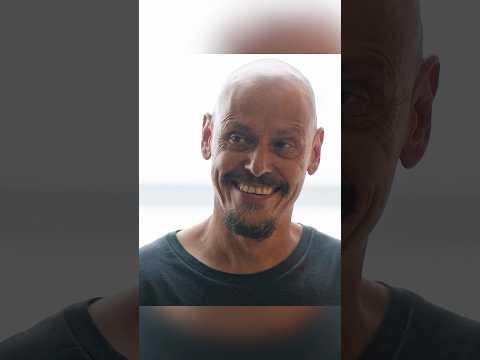 He Smiles First That S Your Warning