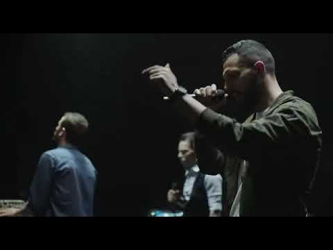 الدنيا شلة من الصحاب وفيها كتير أشكال حالات واتس