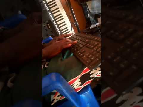 Tazama Producer Dazy Akipiga Beat La Asili Kwa Komputer