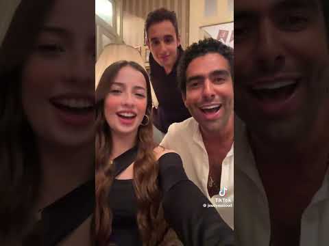 محمد كيلاني بيغني أغنيته مع البنوته الجميله اللي ظهرت كبنت ل هند صبري في مسلسل مفترق طرق محمد كيلاني بيغني أغنيته مع البنوته الجميله اللي ظهرت كبنت ل هند صبري في مسلسل مفترق طرق