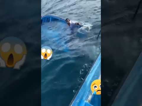 حراڨة تغرق بيهم الفلوكة في نص البحر