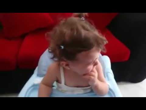 طفلة تخبل ترقص على اغنية زينة لبست خلخالا اتحداااك ما تضحك