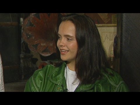FLASHBACK Casper Turns 20 Christina Ricci Talks Awkward Teen Years In 95