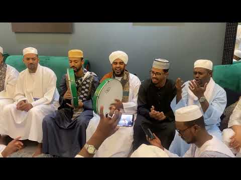 بلح المدينة المادح بكري الحبر برفقة المادح إبراهيم بلل والمجموعة