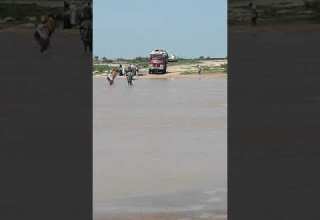 الخريف في السودان تطعيس٠الشاحنات