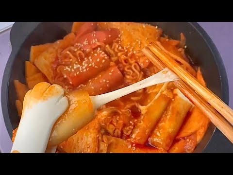 تزوجني وهوو متعلق بوحده غيري وانا ادري بس لماشافني اررقص