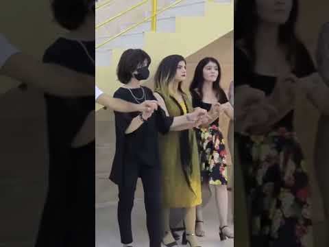 خلوها تلعب لعب بقلبي تستاهل