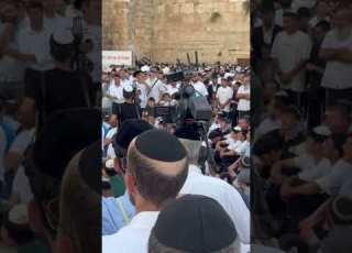 מוצאי תשעה באב תשפ ה כותלהמערבי End Of Tisha B Av Circles Of Unity Singing Soulful Songs