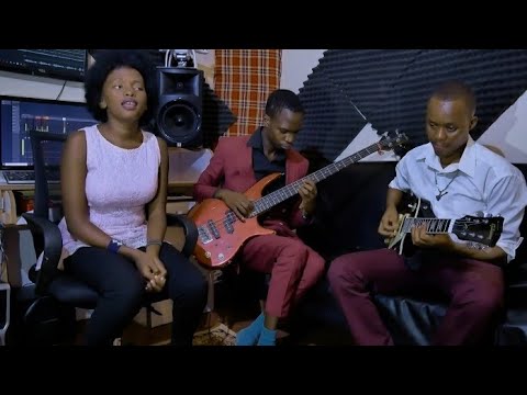 Nakubaliana Gloria Muliro Cover Song By Vicky Mwangi Subscribe
