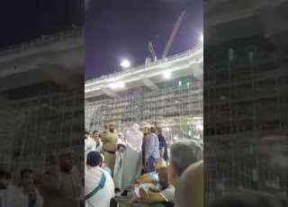  فجر اليوم في الحرم سبحان الله من كان يتجرأ على ضرب عسكري سعودي