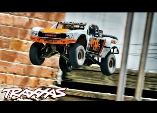  Urban R C Assault Traxxas Unlimited Desert Racer