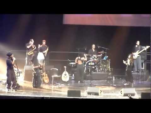 Be Yom Shabbat Following Im Tachpetza By Idan Raichel Project Paris 2012 Live