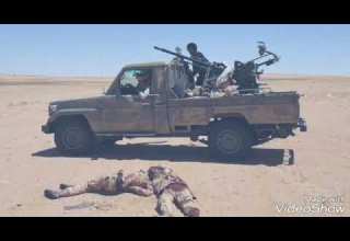 شاهد اغتنام اطقم الحوثي ويهربون ويتركون جثثهم