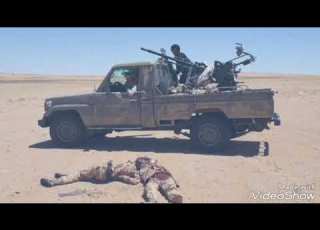  شاهد اغتنام اطقم الحوثي ويهربون ويتركون جثثهم