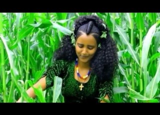 ኣላማጣ ከተማ ላይ የራያ ቀውጢ ጭፈራ የሴቶች እና የወንዶች ጭፈራ Nuradis Seid በወንጭፉ ቁ2